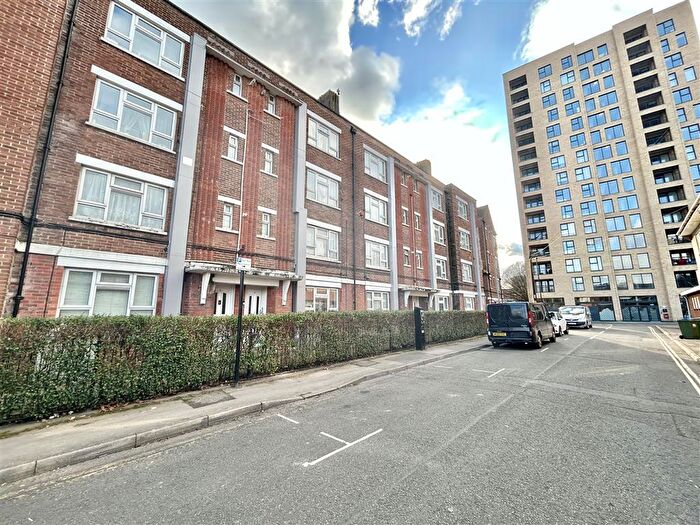 2 Bedroom Maisonette To Rent In Lime Street Southampton, SO14