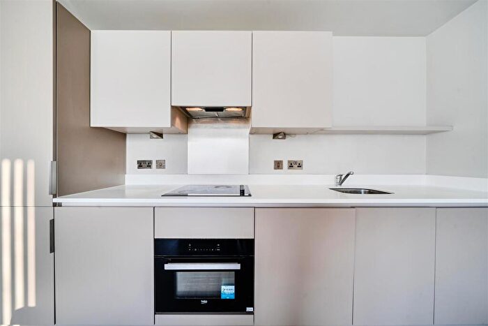 2 Bedroom Apartment To Rent In Steel House, The Metalworks, Petersfield Avenue, Slough, SL2