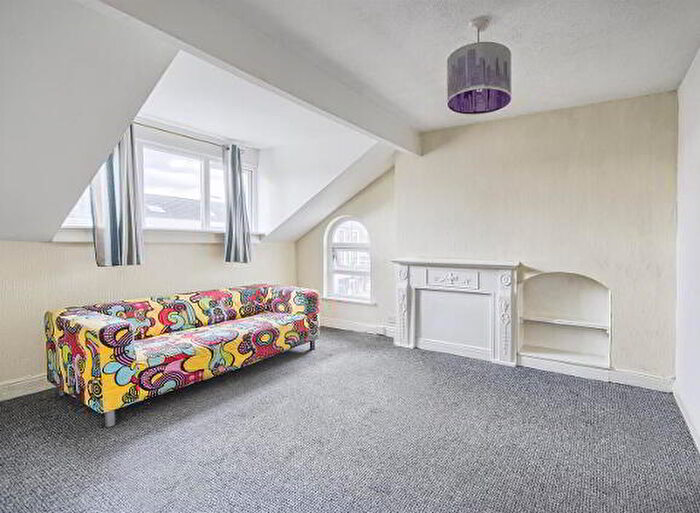 1 Bedroom Apartments To Rent In B Ormeau Road, Belfast, BT7