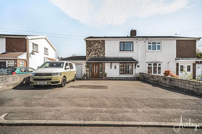 3 Bedroom Semi-Detached House For Sale In Dynevor Avenue, Neath, SA10