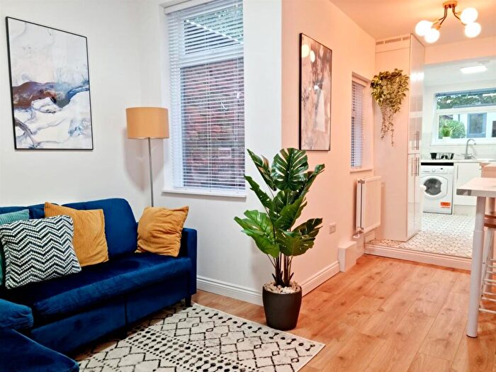 4 Bedroom Terraced House To Rent In Winnie Road, Selly Oak, Birmingham, B29