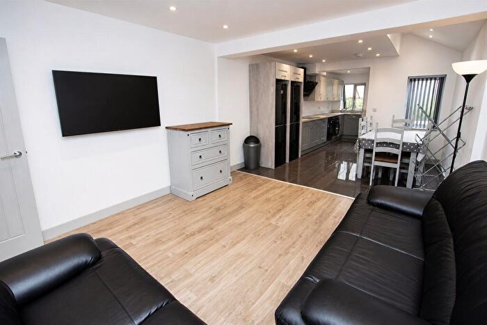 6 Bedroom House To Rent In Hubert Road, Birmingham, B29