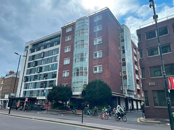 2 Bedroom Flat To Rent In Cathedral Lodge, - Aldersgate Street, Barbican, London, EC1A