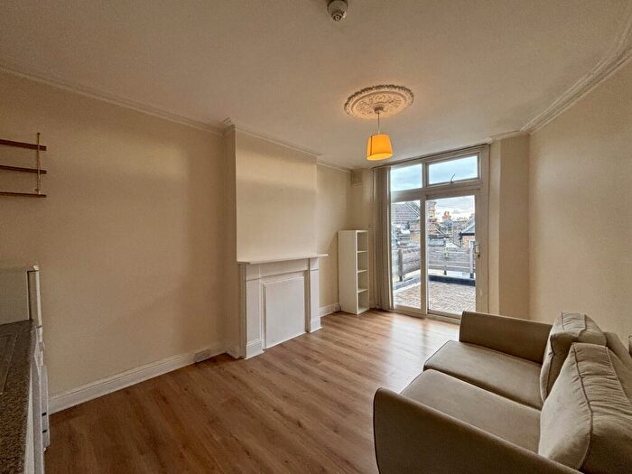 1 Bedroom Flat To Rent In Bromley Road, Beckenham, BR3