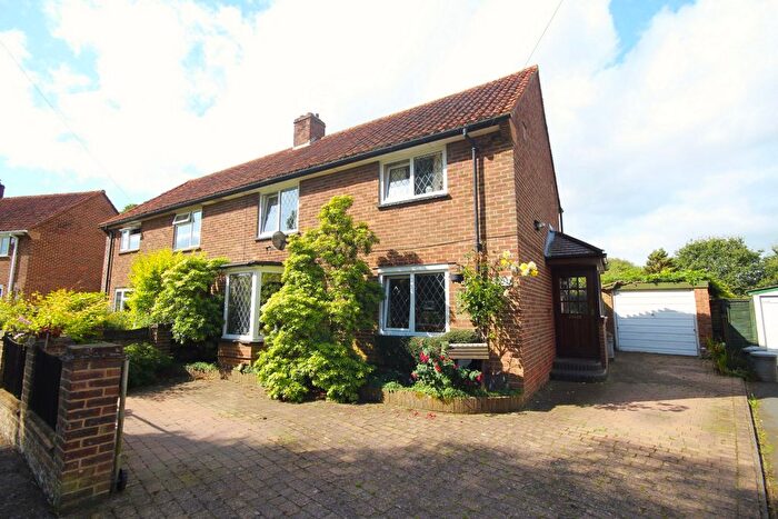 3 Bedroom Semi-Detached House For Sale In Southdene, Halstead, TN14