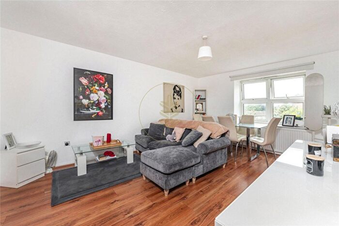 2 Bedroom Flat For Sale In Barker Drive, Camden, London, NW1