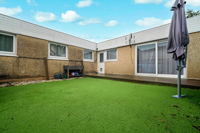 4 Bedroom Semi-Detached House For Sale In Almond Road, Cumbernauld, Glasgow, G67