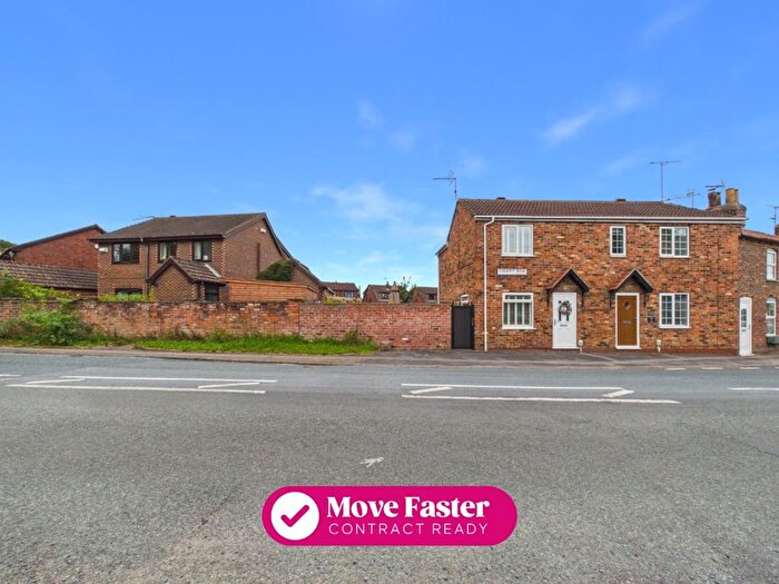 2 Bedroom End Of Terrace House For Sale In Cockpit Row, Sproatley, Hull, East Riding Of Yorkshire, HU11