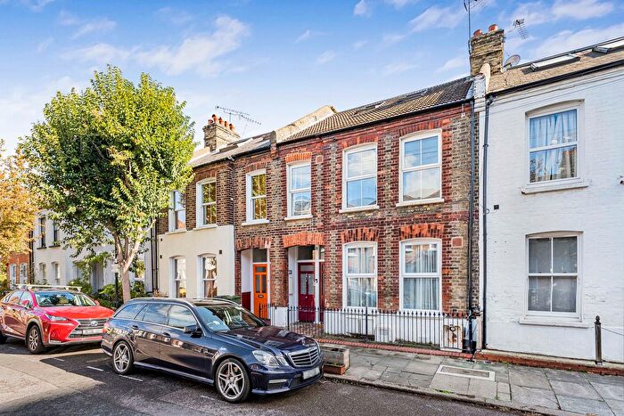 2 Bedroom Flat For Sale In Goldsboro Road, London, SW8