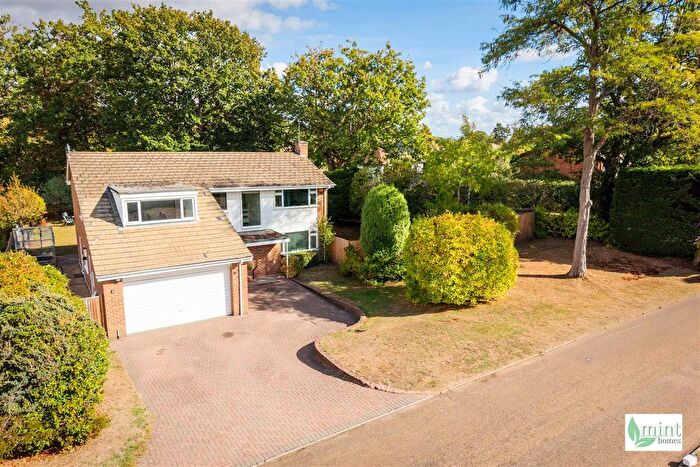 4 Bedroom Property For Sale In Aberloyle, Hacketts Lane, Pyrford, GU22