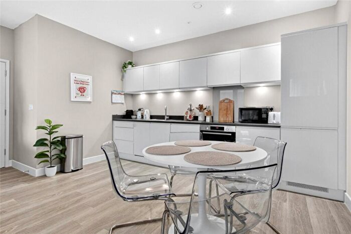 2 Bedroom Apartment For Sale In The Ring, Bracknell, Berkshire, RG12