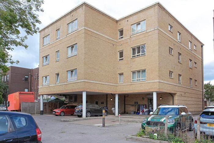 2 Bedroom Apartment To Rent In High Street, Kidlington, OX5