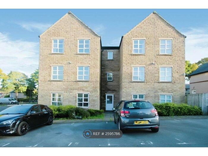 2 Bedroom Flat To Rent In Bradley Boulevard, Huddersfield, HD2