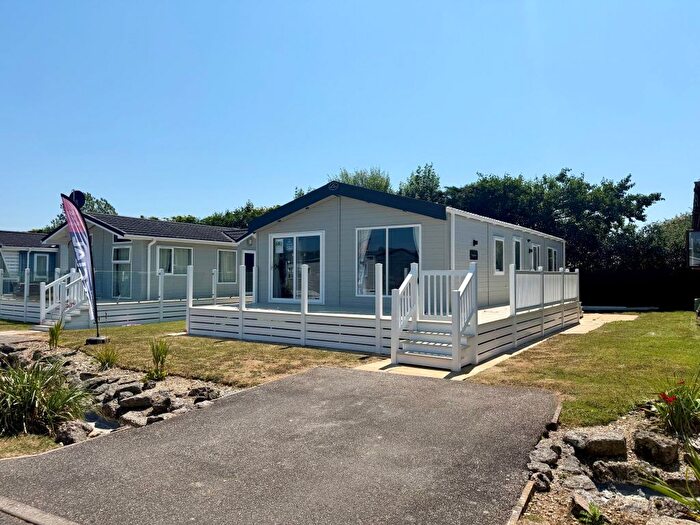 3 Bedroom Park Home For Sale In Par, PL24