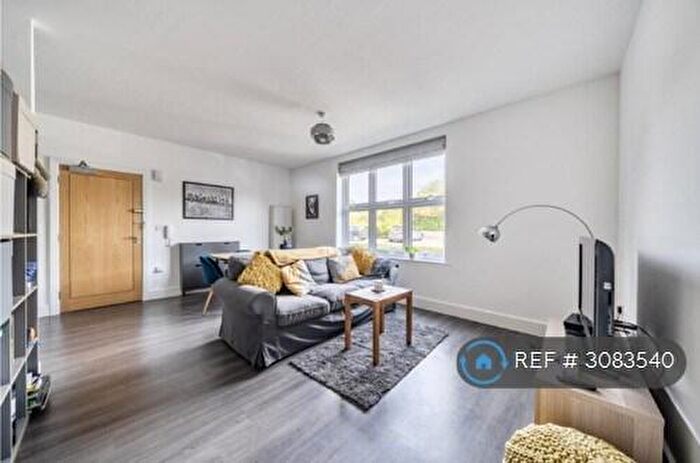 1 Bedroom Flat To Rent In Clerewater Place, Thatcham, RG19