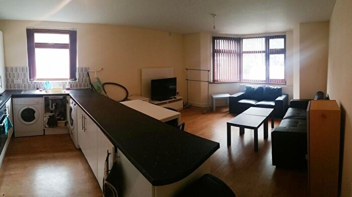 5 Bedroom Apartment To Rent In Flat, Egerton Road, Manchester, M14
