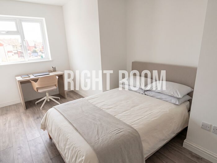 2 Bedroom Maisonette To Rent In Bed Maisonette, Shirley Road, Southampton, SO15