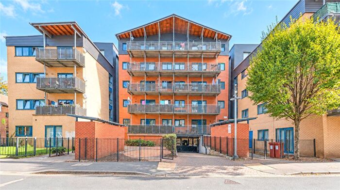 2 Bedroom Flat For Sale In Bentinck Road, Yiewsley, West Drayton, UB7