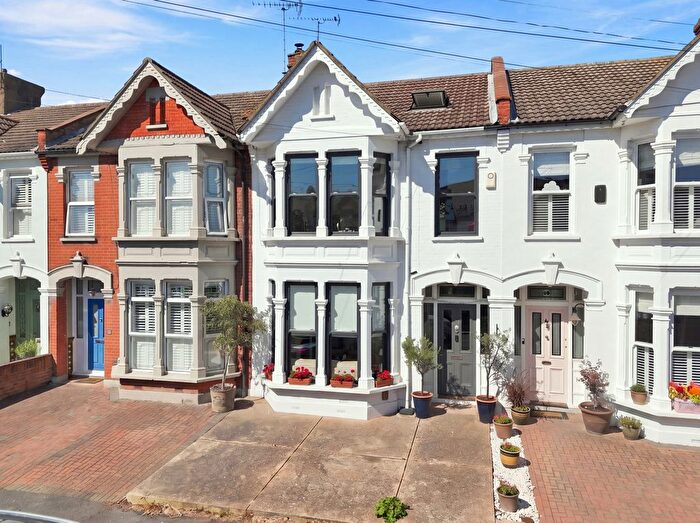 4 Bedroom Terraced House For Sale In Wimborne Road, Southend-On-Sea, SS2