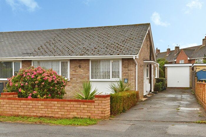 2 Bedroom Semi-Detached Bungalow For Sale In High View, Deanshanger, Milton Keynes, MK19