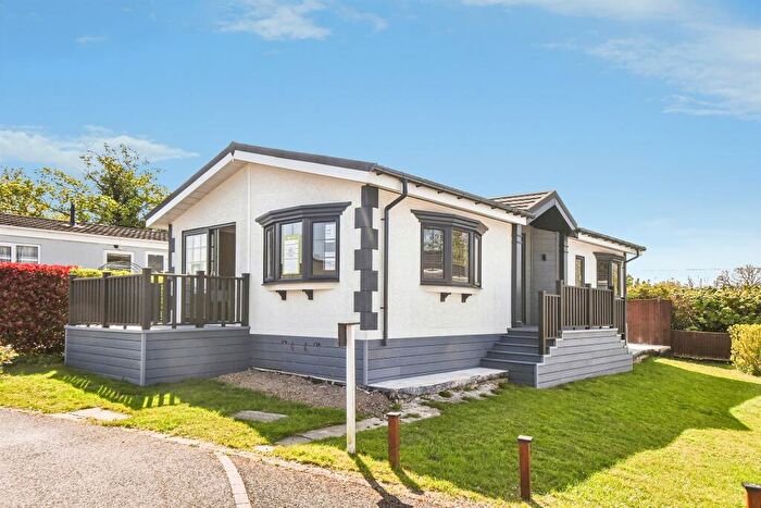 2 Bedroom Park Home For Sale In Greenacres Park, Meysey Hampton, Cirencester, GL7