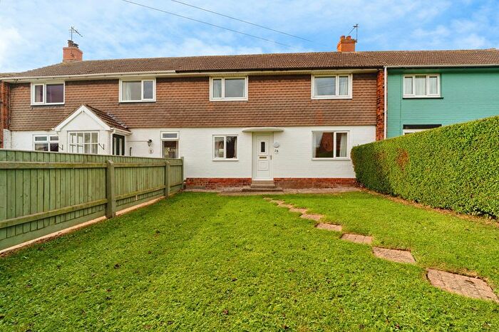 3 Bedroom Terraced House For Sale In Carters Garth Close, Grainthorpe, LN11