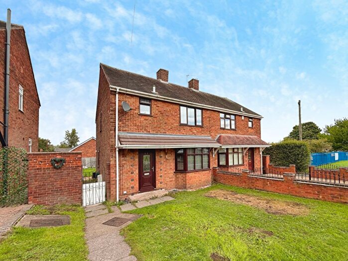 3 Bedroom Semi-Detached House For Sale In Moorland Road, Chadsmoor, Cannock, WS11