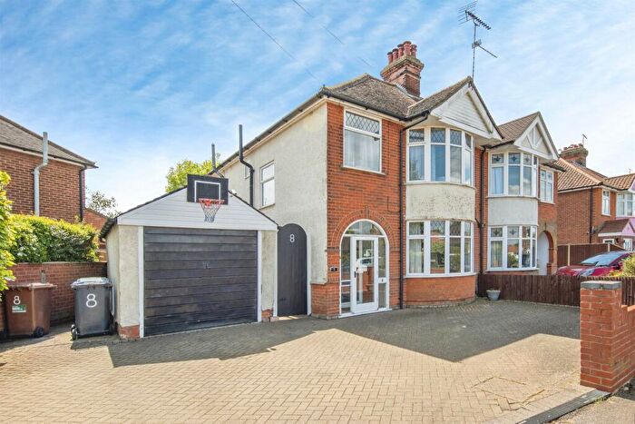 3 Bedroom Semi-Detached House For Sale In Glenavon Road, Ipswich, IP4