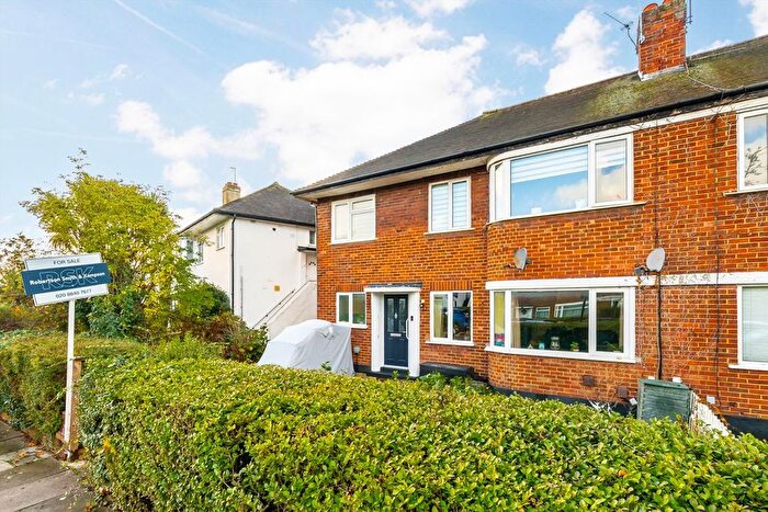 2 Bedroom Maisonette For Sale In Cavendish Avenue, Ealing, W13