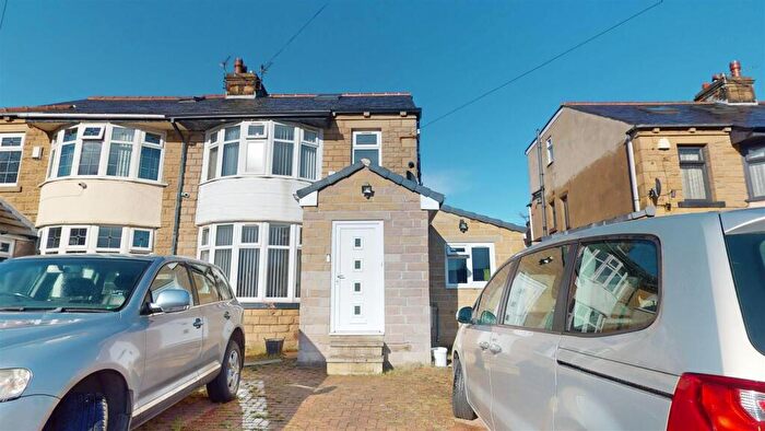 5 Bedroom Semi-Detached House To Rent In Gain Lane, Bradford, BD3