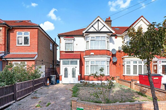 3 Bedroom Semi-Detached House For Sale In Wanstead Lane, Ilford, IG1