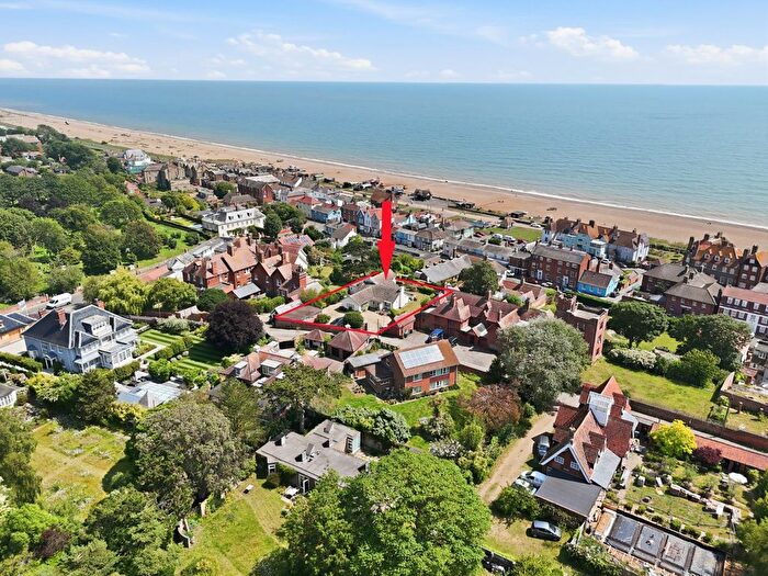 4 Bedroom Bungalow For Sale In Church Walk, Aldeburgh, Suffolk, IP15