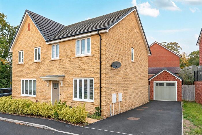 3 Bedroom Semi-Detached House For Sale In Acre Rise, Chippenham, SN14