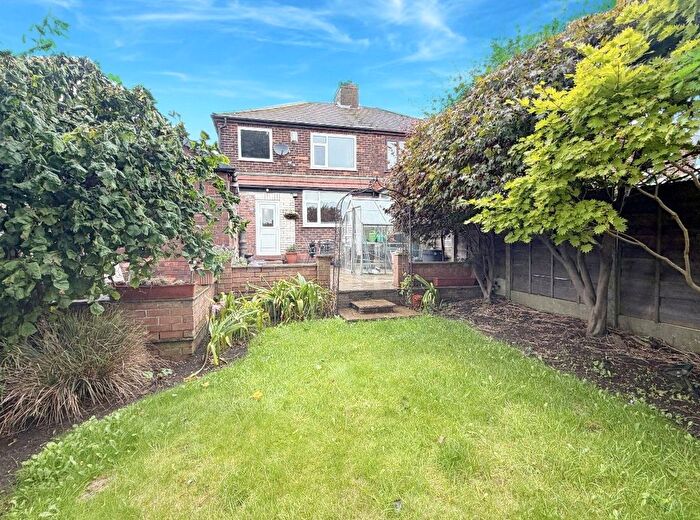 2 Bedroom Semi-Detached House For Sale In Glamis Avenue, Heywood, Greater Manchester, OL10