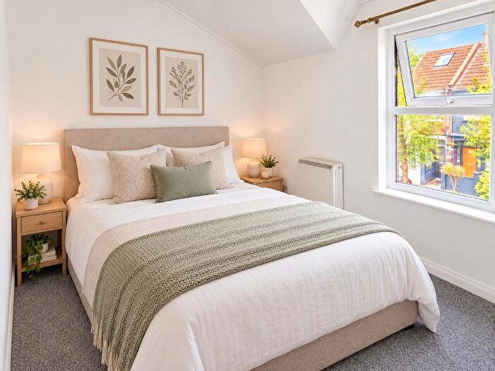 2 Bedroom Flat To Rent In Central Park Road, London, E6