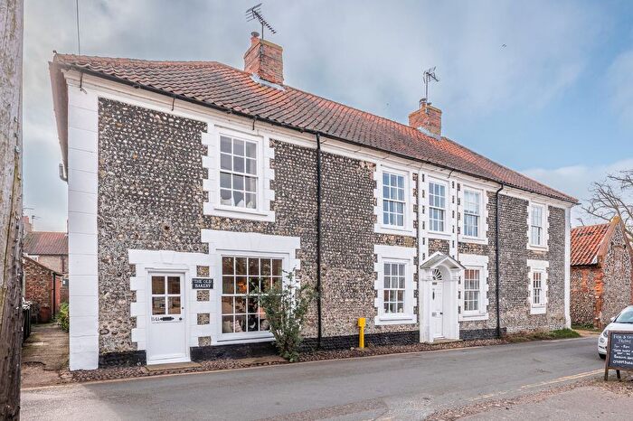 3 Bedroom Semi-Detached House For Sale In High Street, Blakeney, Holt, NR25