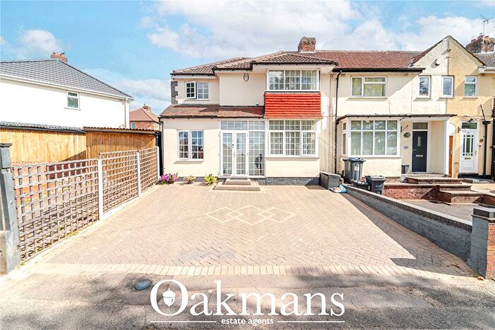 3 Bedroom End Of Terrace House For Sale In Groveley Lane, Birmingham, B31