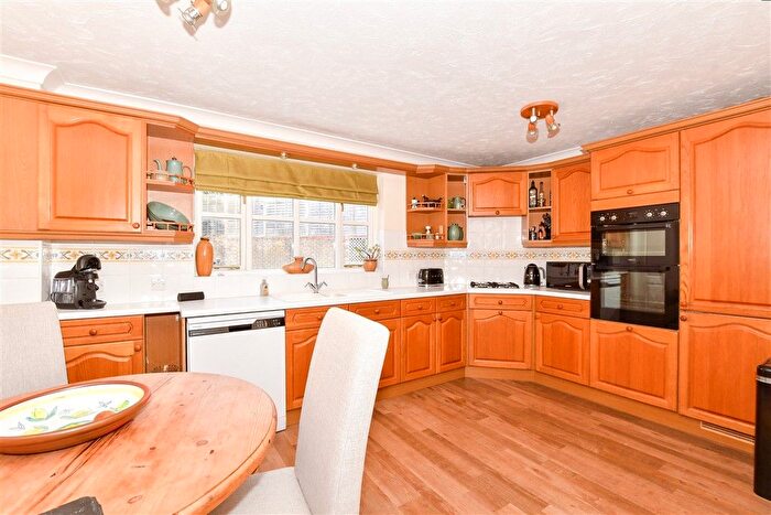 5 Bedroom Detached House For Sale In Button Lane, Bearsted, Kent, ME15