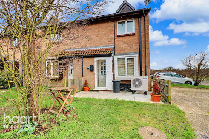 1 Bedroom End Of Terrace House For Sale In Kirton Close, Hornchurch, RM12
