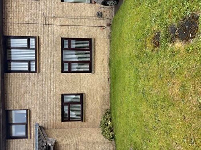 2 Bedroom Flat To Rent In Kirkfield East, Livingston, EH54