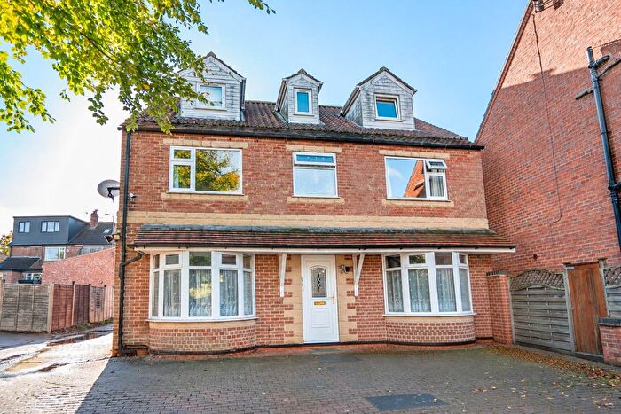 2 Bedroom Flat For Sale In Millfield Lane, York, YO10