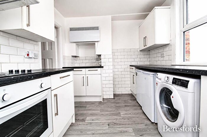 2 Bedroom Apartment To Rent In High Street, CM14