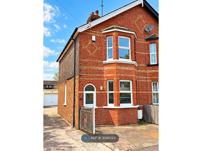 3 Bedroom Semi-Detached House To Rent In Albany Road, Windsor, SL4