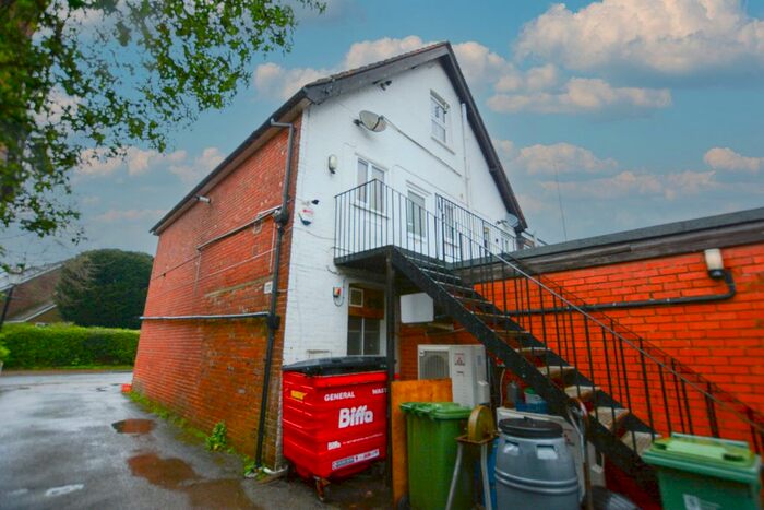1 Bedroom Flat For Sale In Church Street, Warnham, Horsham, RH12