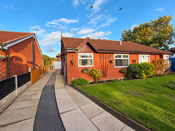 3 Bedroom Semi-Detached Bungalow For Sale In Kentmere Avenue, Winsford, CW7