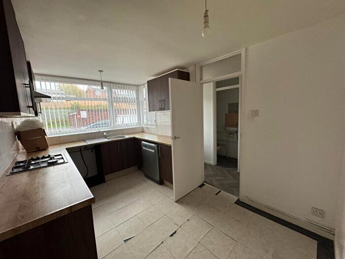 3 Bedroom Maisonette To Rent In Falmouth Road, Leicester, LE5