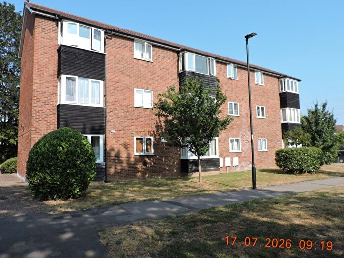 1 Bedroom Flat To Rent In Bullsmoor Lane, Enfield, EN1