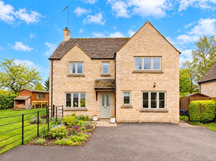3 Bedroom Detached House For Sale In Windrush, Burford, Gloucestershire, OX18