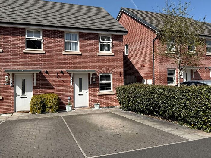 2 Bedroom Semi-Detached House For Sale In Par Drive, Tiverton, EX16