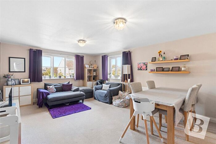 2 Bedroom Apartment For Sale In Pemberley Apartments, Gillian Crescent, Gidea Park, RM2